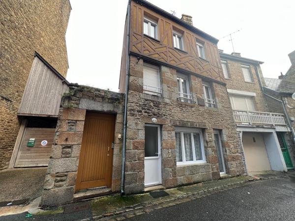 Immeuble à AVRANCHES, 50300 - 130m²