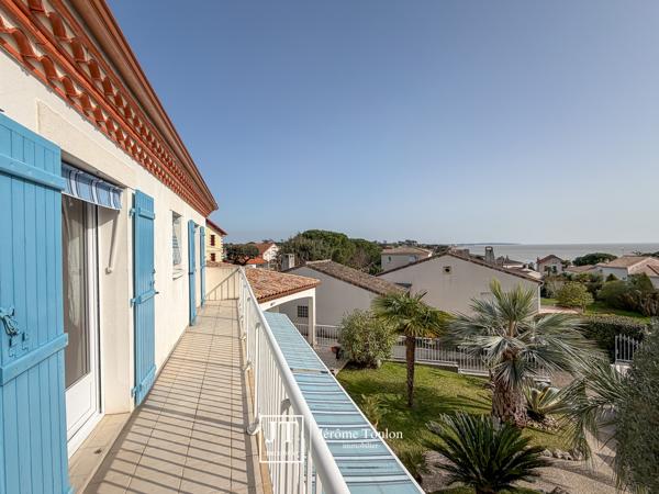 Maison
                                                                                                                                                                                                                                                                                                                        7 pièce(s)                                                                                                                                                                                                          4 chambre(s)                                                                                                                                                                                                          200  m²