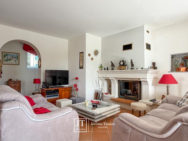 Maison
                                                                                                                                                                                                                                                                                                                        7 pièce(s)                                                                                                                                                                                                          4 chambre(s)                                                                                                                                                                                                          200  m²