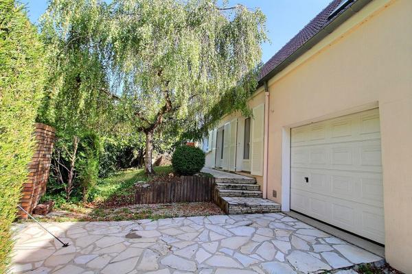Maison individuelle de 6 pièces 138 m² quartier de la marnière Maurepas
