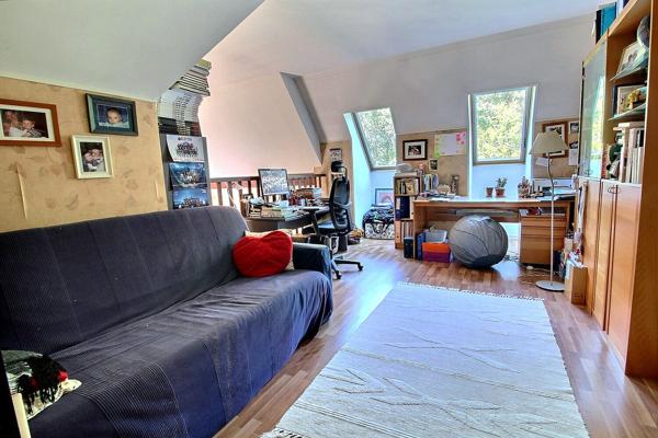 Maison individuelle de 6 pièces 138 m² quartier de la marnière Maurepas