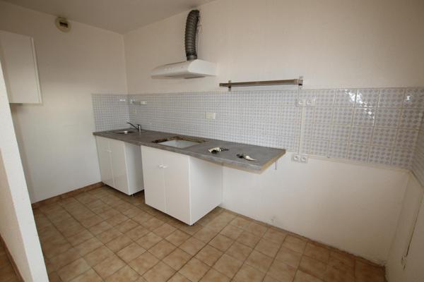 APPARTEMENT T2 DANS RÉSIDENCE SÉCURISÉE AVEC PARKING ET BALCON