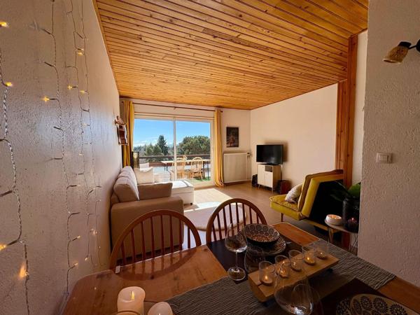 Appartement
         2 pièces
        - 57 m² Exclusivité 175 000 € *