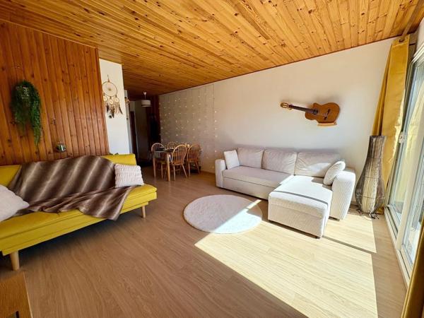 Appartement
         2 pièces
        - 57 m² Exclusivité 175 000 € *