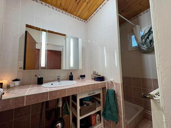Appartement
         2 pièces
        - 57 m² Exclusivité 175 000 € *