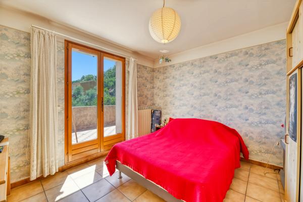 Bonson (06830) Maison familiale 3 chambres – Bonson, terrain piscinable de 1 730 m²