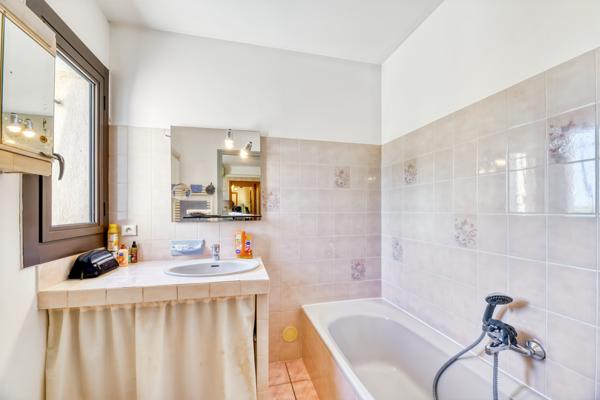 Bonson (06830) Maison familiale 3 chambres – Bonson, terrain piscinable de 1 730 m²