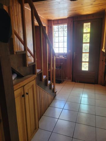 Mitoyenne 1 côté - 8 pièces - 187 m²