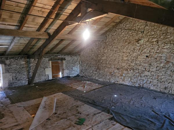 Mitoyenne 1 côté - 8 pièces - 187 m²