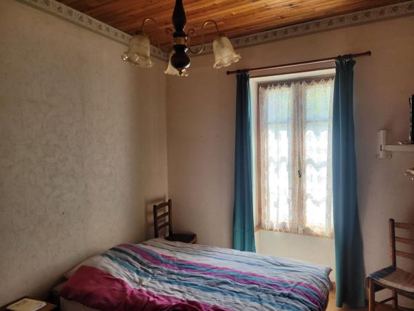 Mitoyenne 1 côté - 8 pièces - 187 m²