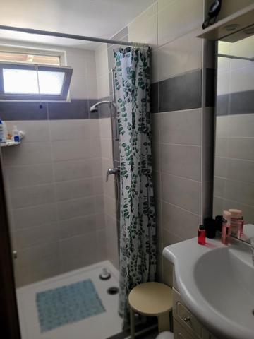 Mitoyenne 1 côté - 8 pièces - 187 m²