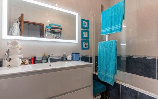 Appartement à vendre    4 pièces •  Bordeaux