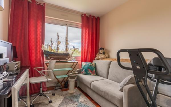 Appartement à vendre    4 pièces •  Bordeaux