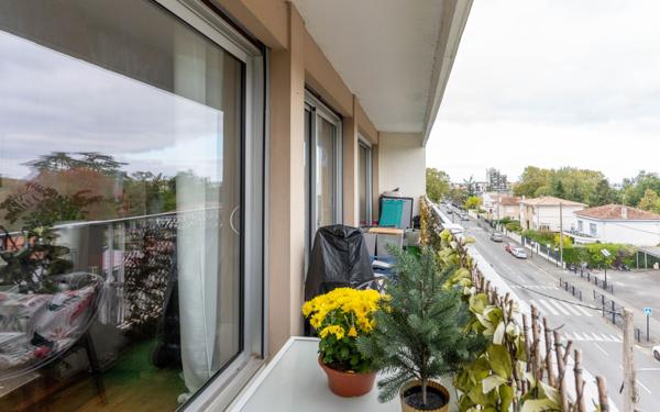 Appartement à vendre    4 pièces •  Bordeaux