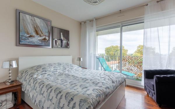 Appartement à vendre    4 pièces •  Bordeaux