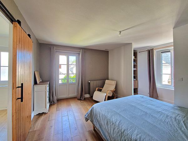 Maison Chateauneuf Sur Sarthe 8 pièce(s) 216 m2