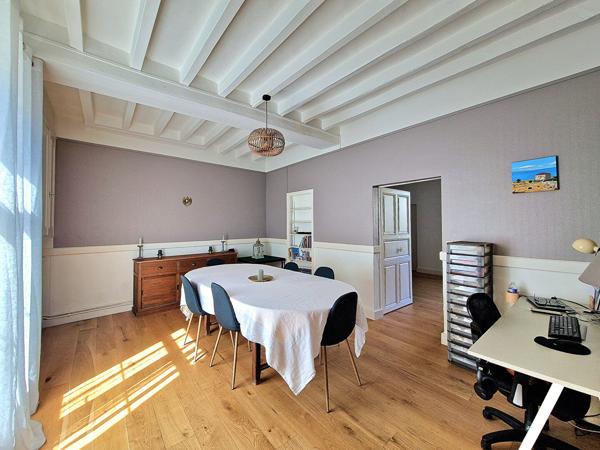 Maison Chateauneuf Sur Sarthe 8 pièce(s) 216 m2