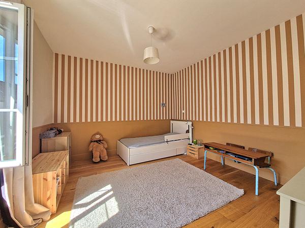 Maison Chateauneuf Sur Sarthe 8 pièce(s) 216 m2