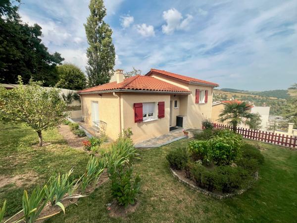 Baisse de prix : Villa Cosy Saint Priest en Jarez d'environ 90 m² habitables sur 525m² de terrain au calme vue dégagée