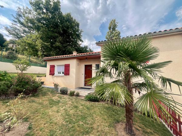 Baisse de prix : Villa Cosy Saint Priest en Jarez d'environ 90 m² habitables sur 525m² de terrain au calme vue dégagée