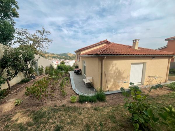 Baisse de prix : Villa Cosy Saint Priest en Jarez d'environ 90 m² habitables sur 525m² de terrain au calme vue dégagée