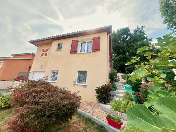 Baisse de prix : Villa Cosy Saint Priest en Jarez d'environ 90 m² habitables sur 525m² de terrain au calme vue dégagée