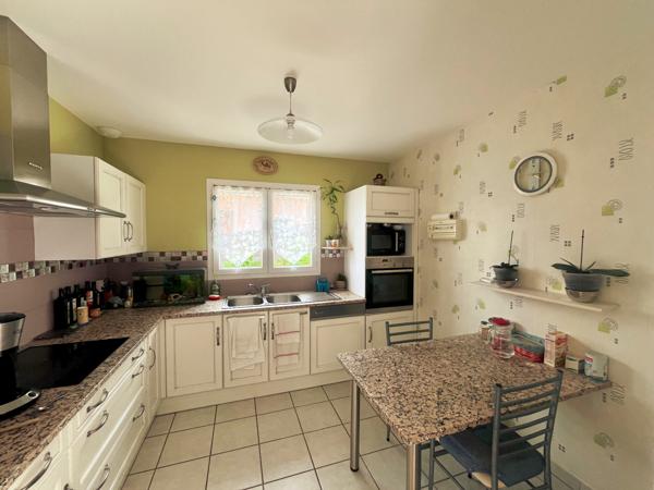 Baisse de prix : Villa Cosy Saint Priest en Jarez d'environ 90 m² habitables sur 525m² de terrain au calme vue dégagée