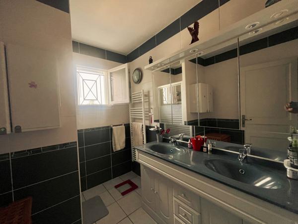 Baisse de prix : Villa Cosy Saint Priest en Jarez d'environ 90 m² habitables sur 525m² de terrain au calme vue dégagée