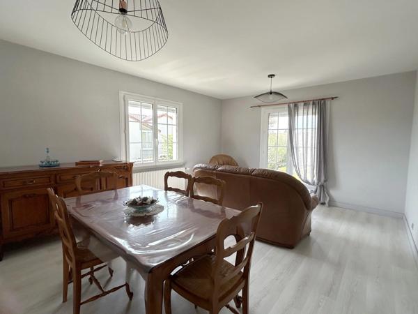 MAISON SUR SOUS-SOL NEUVILLE DE POITOU