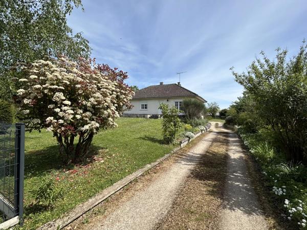 MAISON SUR SOUS-SOL NEUVILLE DE POITOU