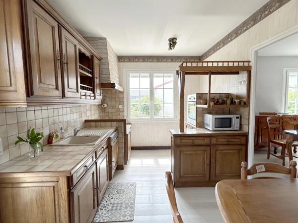 MAISON SUR SOUS-SOL NEUVILLE DE POITOU