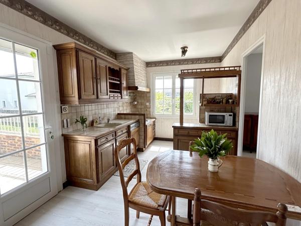 MAISON SUR SOUS-SOL NEUVILLE DE POITOU