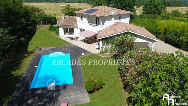BELLE MAISON NEOROVENCALE sur parc de 3000m² Salleboeuf (33370)