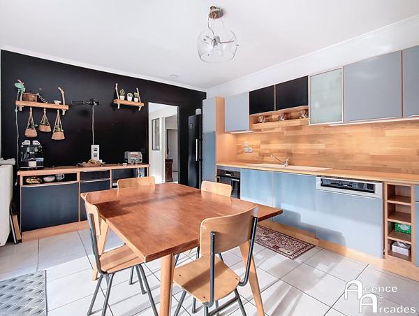 BELLE MAISON NEOROVENCALE sur parc de 3000m² Salleboeuf (33370)