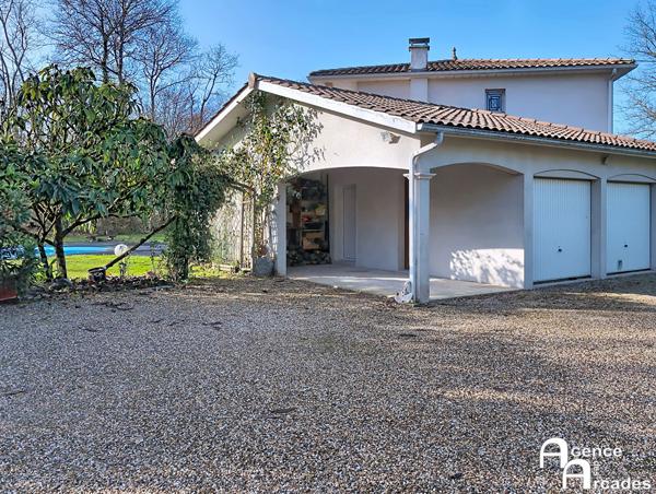BELLE MAISON NEOROVENCALE sur parc de 3000m² Salleboeuf (33370)