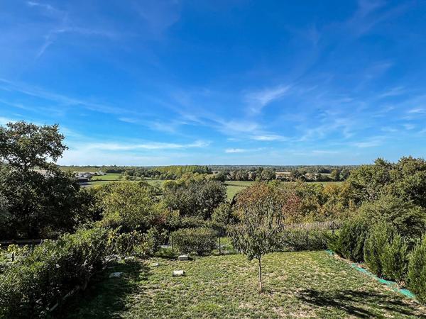 Maison Murs Erigne de 4 chambres avec jardin en Exclusivité