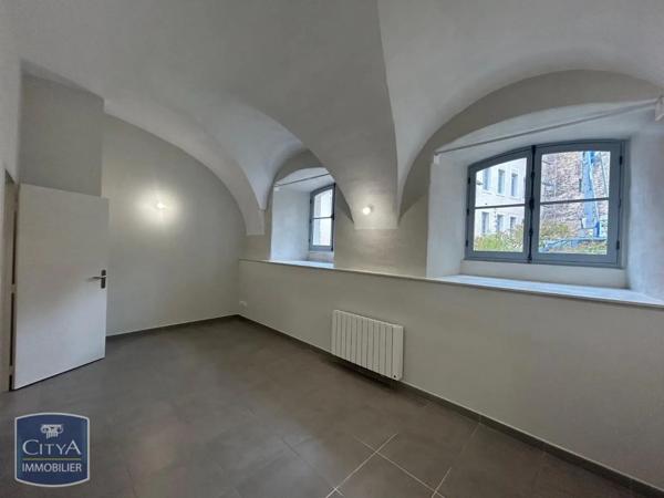 Appartement à louer 2 pièces 57.9m² Chalon-sur-Saône (71100)
