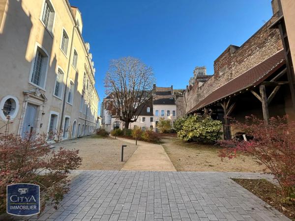 Appartement à louer 2 pièces 57.9m² Chalon-sur-Saône (71100)