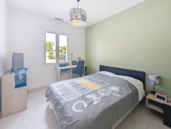 SAINT-PIERRE-D'EYRAUD : Maison 5 pièces de 118 m² avec grand garage et jardin