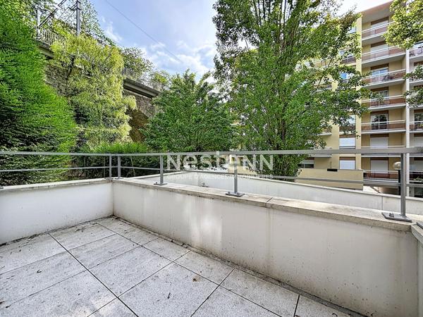 ISSY LES MOULINEAUX - QUARTIER LA FERME - Vente Appartement 3 pièces traversant avec balcon