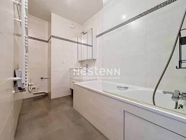 ISSY LES MOULINEAUX - QUARTIER LA FERME - Vente Appartement 3 pièces traversant avec balcon