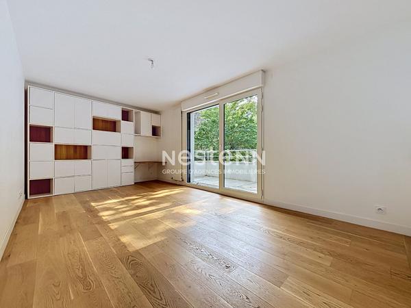 ISSY LES MOULINEAUX - QUARTIER LA FERME - Vente Appartement 3 pièces traversant avec balcon