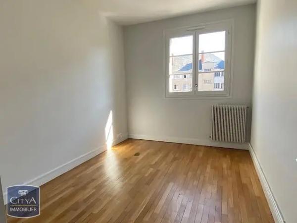 Appartement à louer 3 pièces 73.38m² Tours (37000)