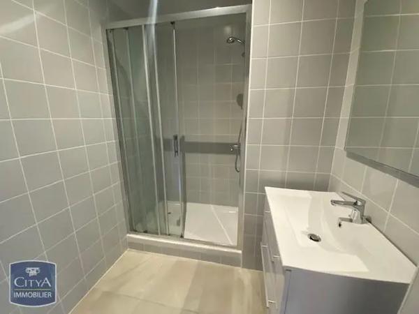 Appartement à louer 3 pièces 73.38m² Tours (37000)