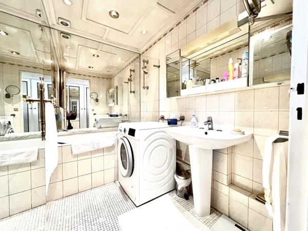 Paris 16e - Auteuil - Appartement de luxe - 4 pièces - 2 chambres - 83 m² - 2 terrasses 32 m² - Parking