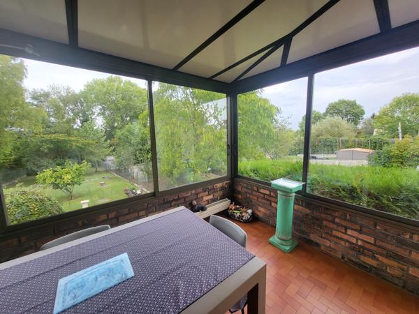 IDEAL INVESTISSEURS ! Ensemble immobilier composé d'une maison d'habitation et d'un bâtiment à aménager