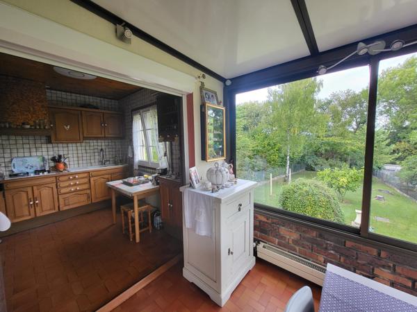 IDEAL INVESTISSEURS ! Ensemble immobilier composé d'une maison d'habitation et d'un bâtiment à aménager