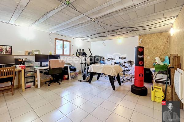 Maison à vendre 7 pièces de 160 m² à Jouy-le-Moutier