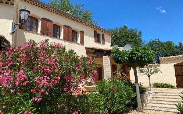 Maison à vendre    5 pièces • 243 m2 Vaison-la-Romaine