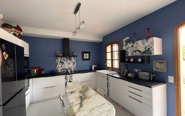 Maison à vendre    5 pièces • 243 m2 Vaison-la-Romaine